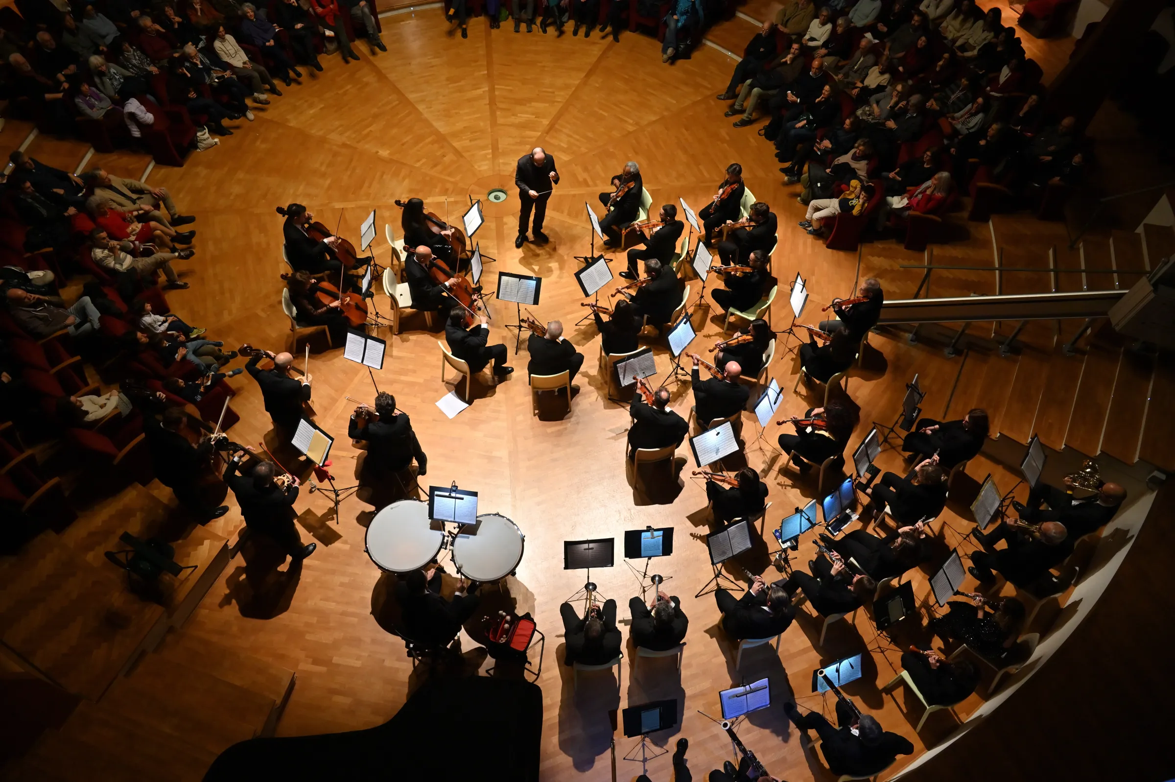 Ensemble Enarmonia sul palco durante un concerto